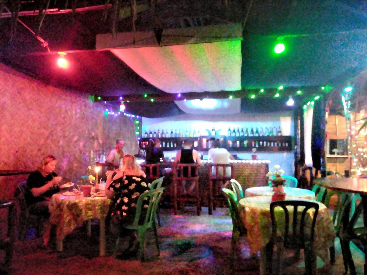 سابانغ Why Not Restobar Cottages المظهر الخارجي الصورة